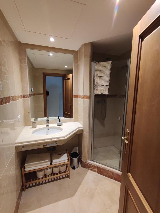 Costalita On The Beach - 3 Bedroom Cosy Apartment Estepona Dış mekan fotoğraf