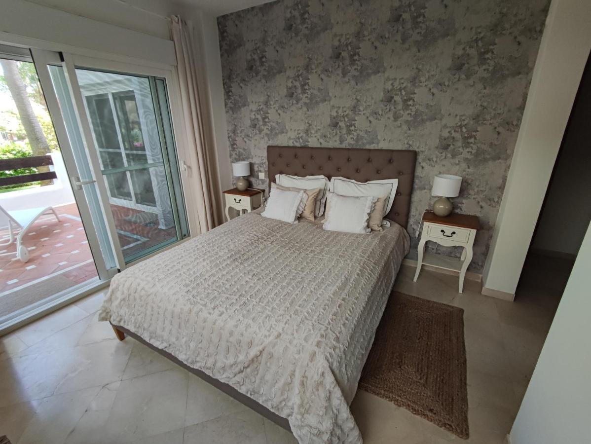 Costalita On The Beach - 3 Bedroom Cosy Apartment Estepona Dış mekan fotoğraf