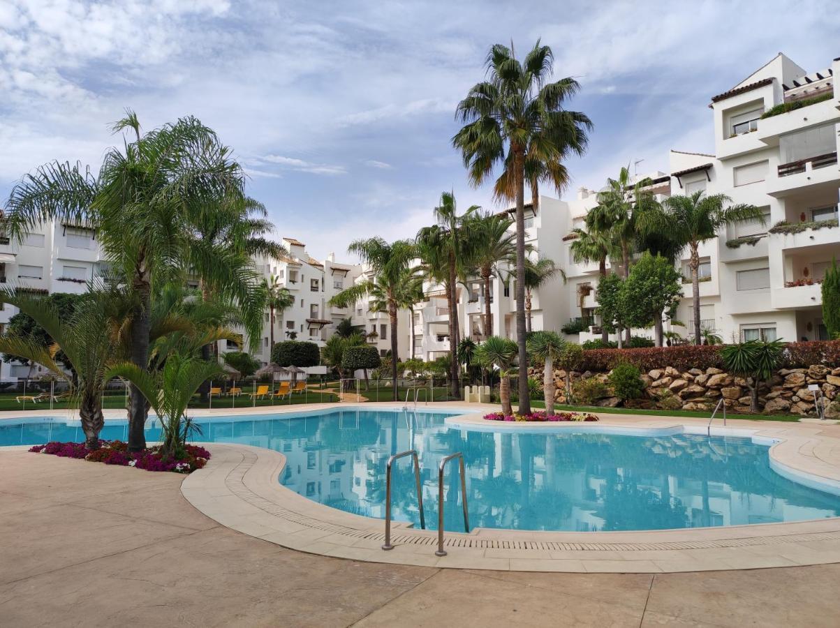 Costalita On The Beach - 3 Bedroom Cosy Apartment Estepona Dış mekan fotoğraf